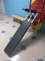 Доска для пресса навесная на шведскую стенку с двумя валиками (длина 1,5 метра) - fgospostavki.ru - Лобня